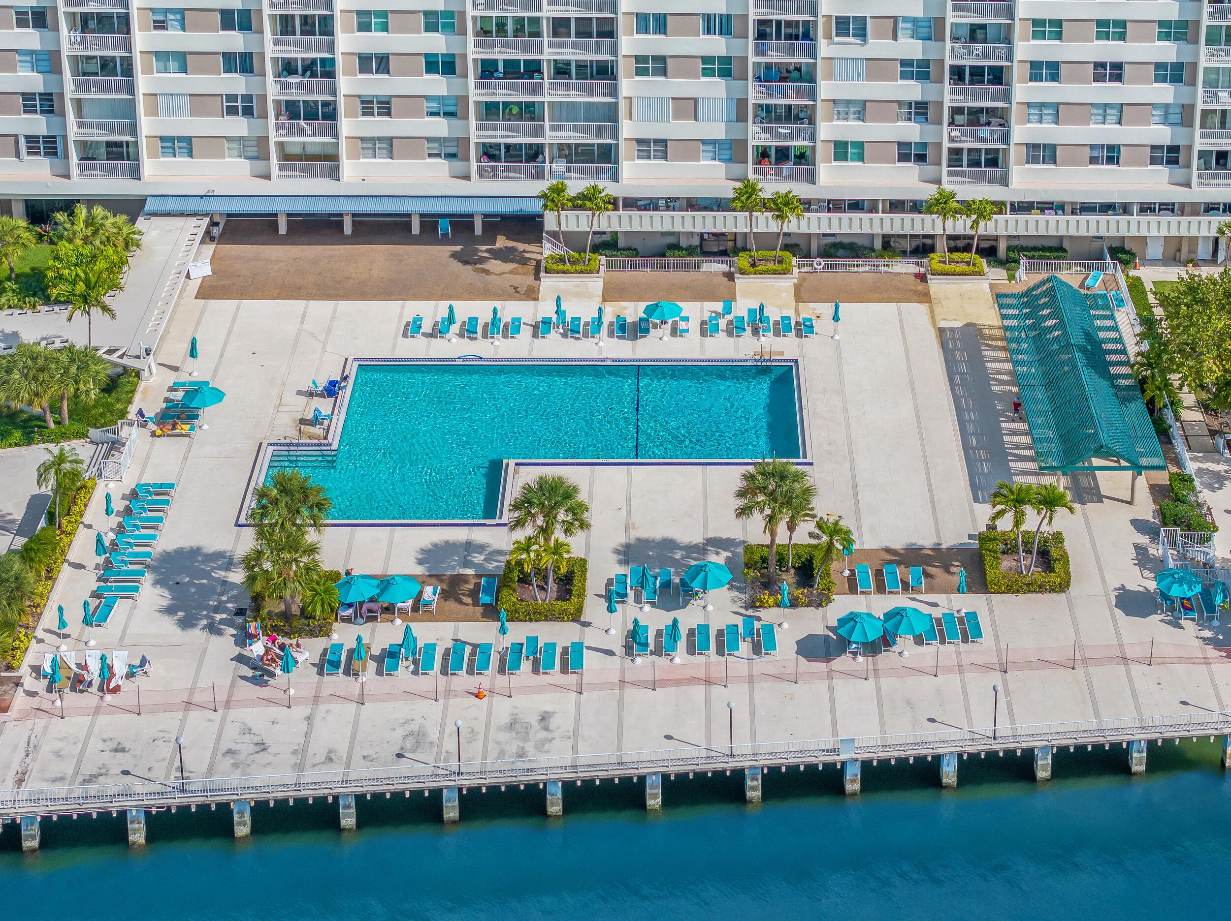 Image 3: 300 Bayview Dr-Sunny Isles Beach-Alina u