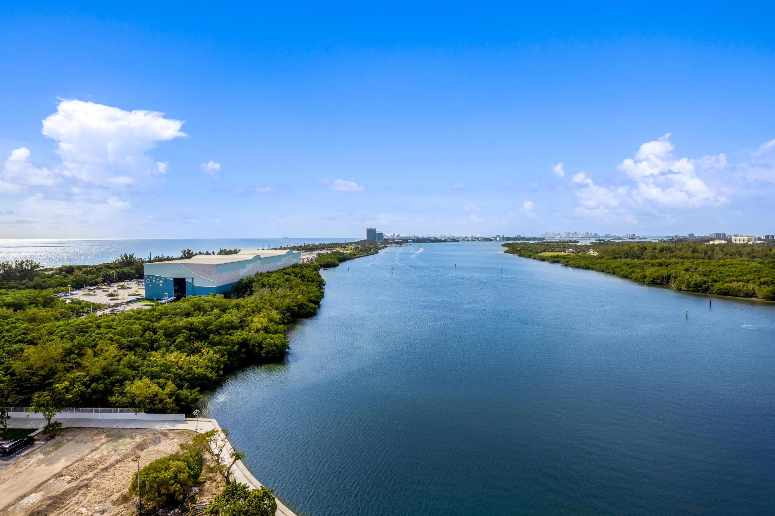 Image 4: 300 Bayview Dr-Sunny Isles Beach-Alina u