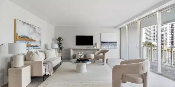 Image 2: Living Room