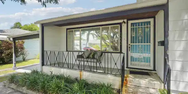 Image 2: House-18