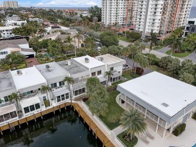 1136 Russell Dr