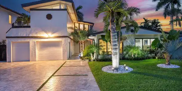 2800 NE 48th Street
