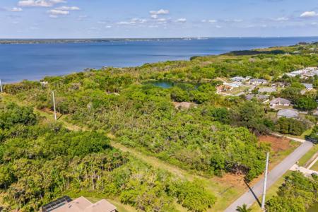 3305 Spartina Avenue