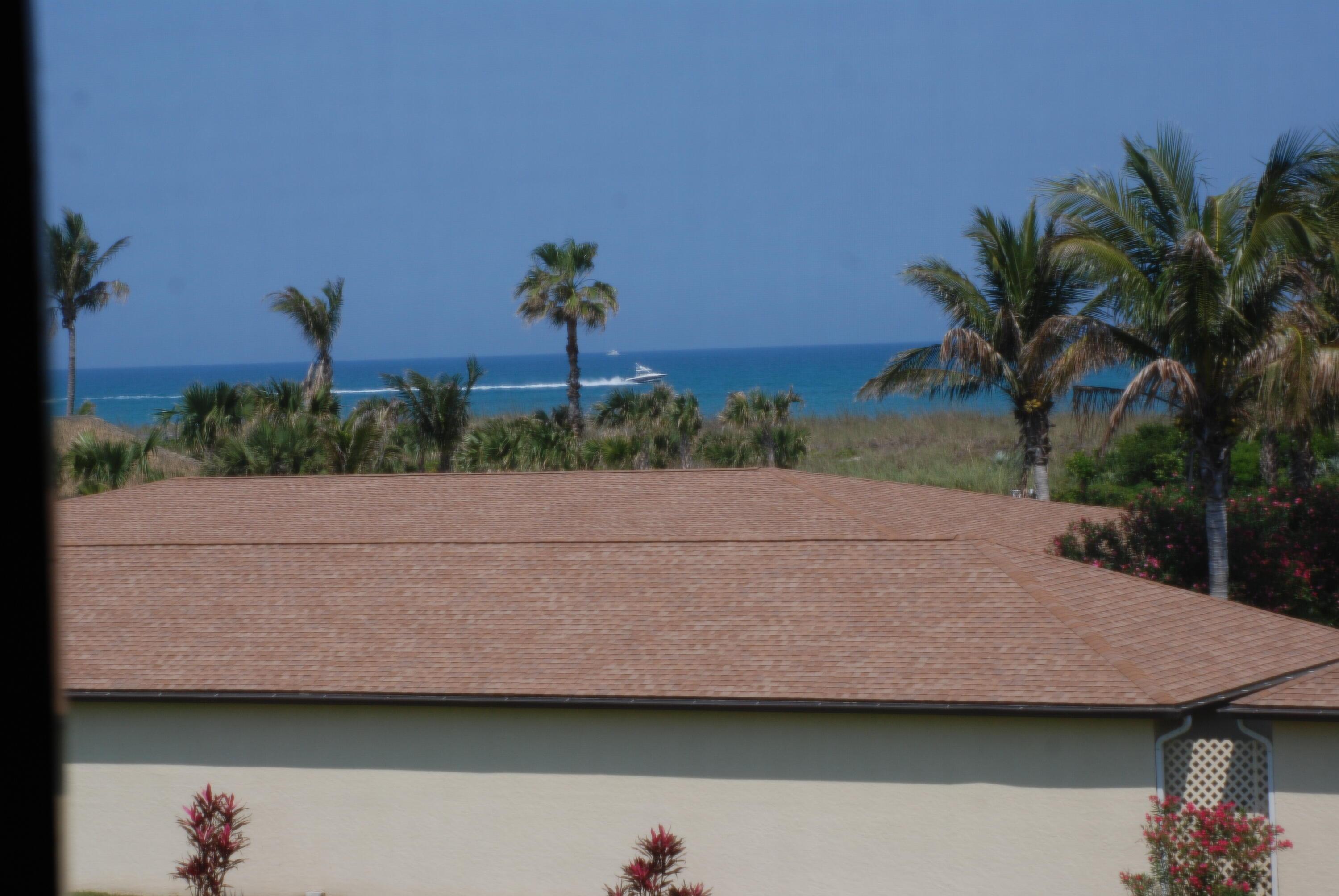 Image 2: Balcony:Ocean