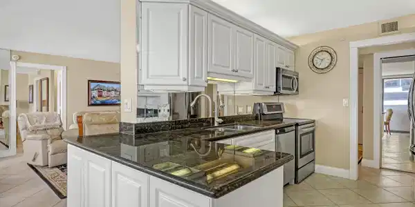 Image 3: Kitchen