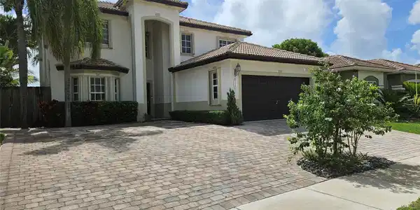 21121 SW 88th Ct