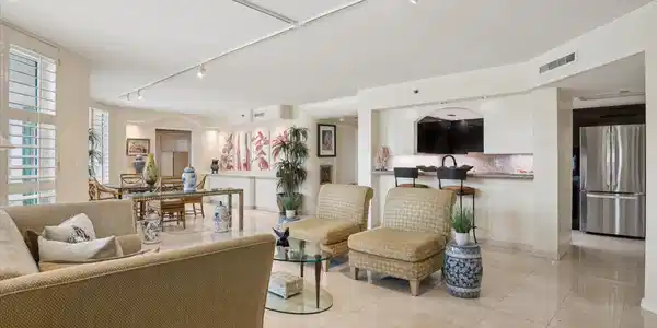 Image 4: Greatroom