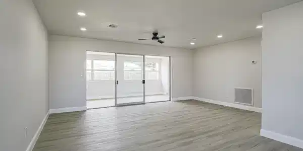 Image 4: 4