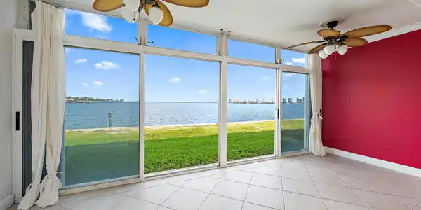 Image 3: Everlasting Water Views