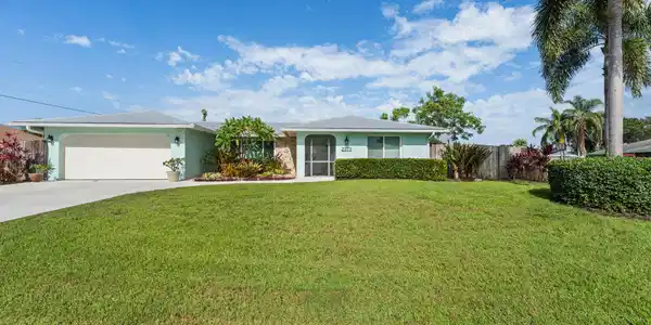 2373 SE Bordeaux Court