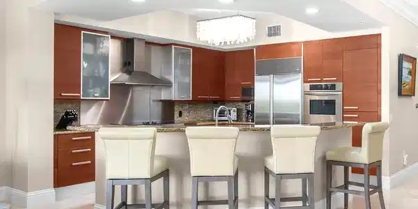 Image 3: Gourmet "Island" Kitchen