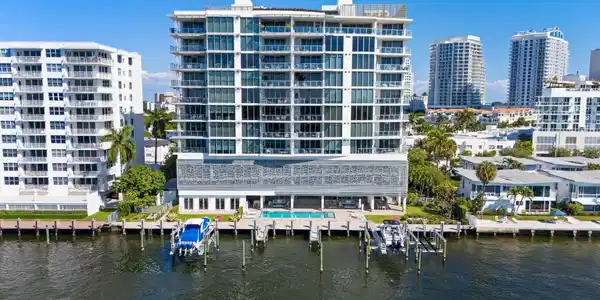 435 Bayshore