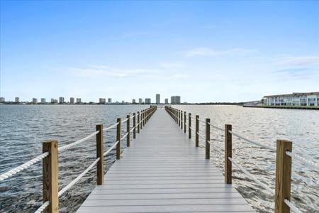 3040 Lake Shore Drive