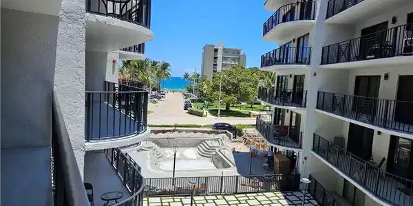 2029 N Ocean Blvd