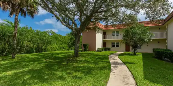 27 Vista Gardens Trail