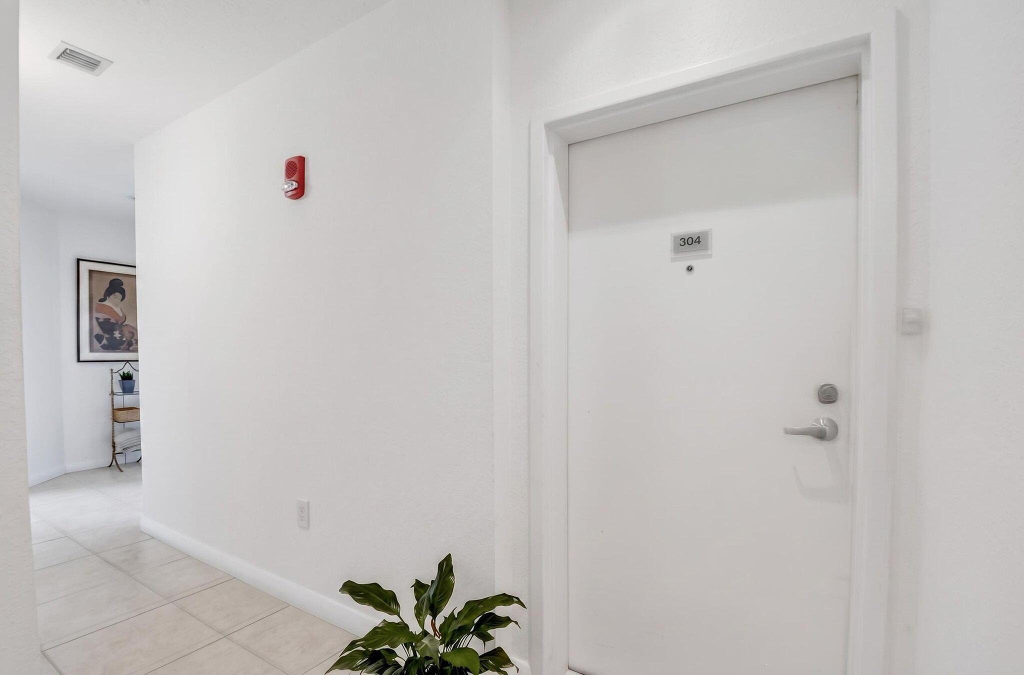 Image 2: 1-web-or-mls-DSC_7075