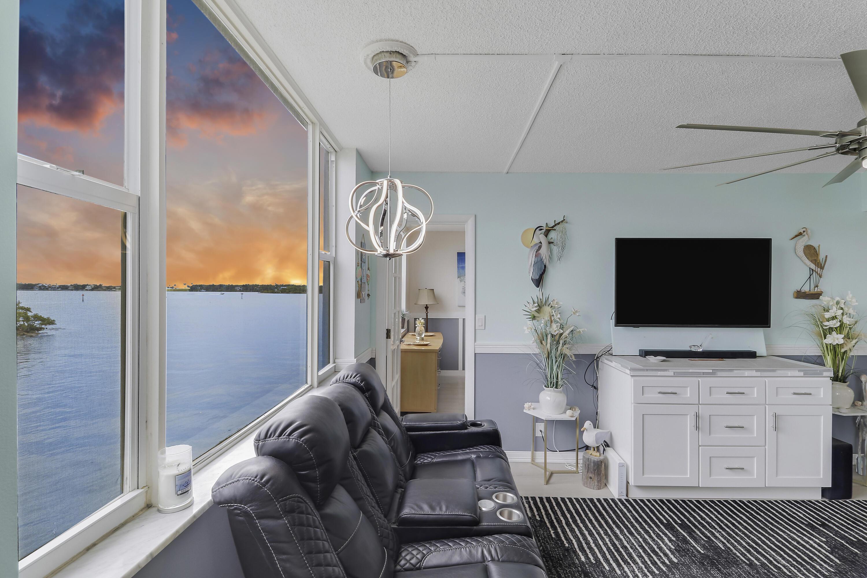 Image 3: living room/water view