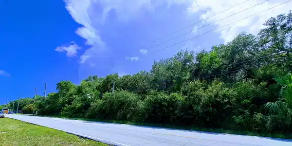 Image 3: N OLD DIXIE HWY FRONTAGE