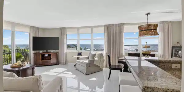2121 N Ocean Boulevard