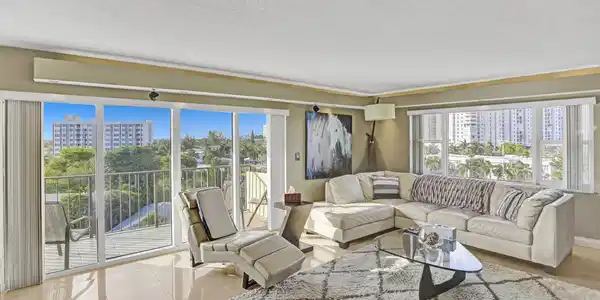 1200 Hibiscus Avenue