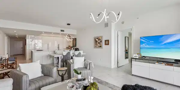 Image 4: 5-web-or-mls-Lake Shore Dr 2008-S0710-00