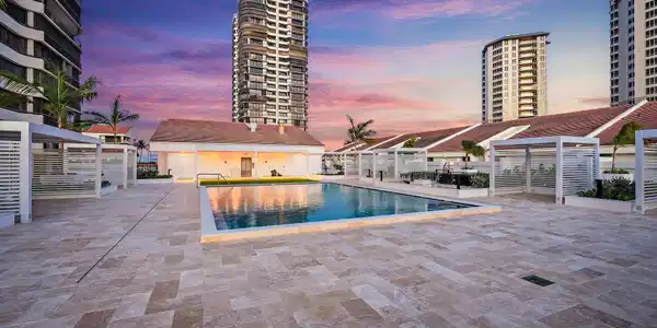 Image 2: Pool & Deck