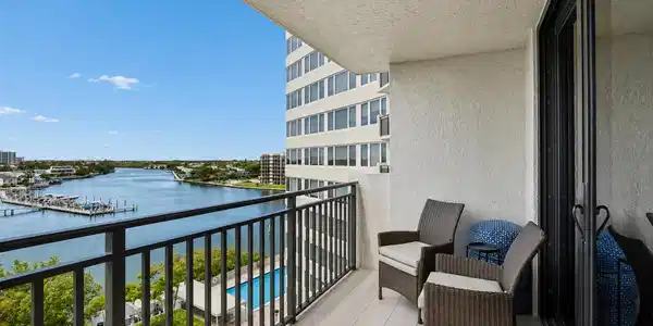 Image 3: Lanai Overlooking the Intracoastal