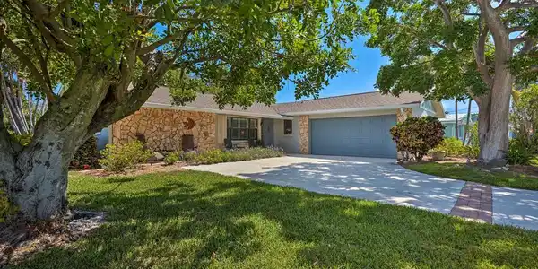 1902 Eucalyptus Avenue