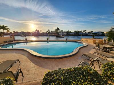 299 N Riverside Dr