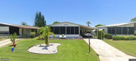 7943 SE Saratoga Drive