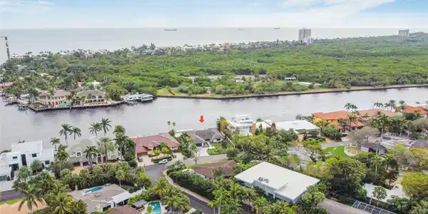 2120 Intracoastal Dr