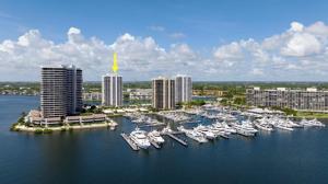 115 Lakeshore Drive