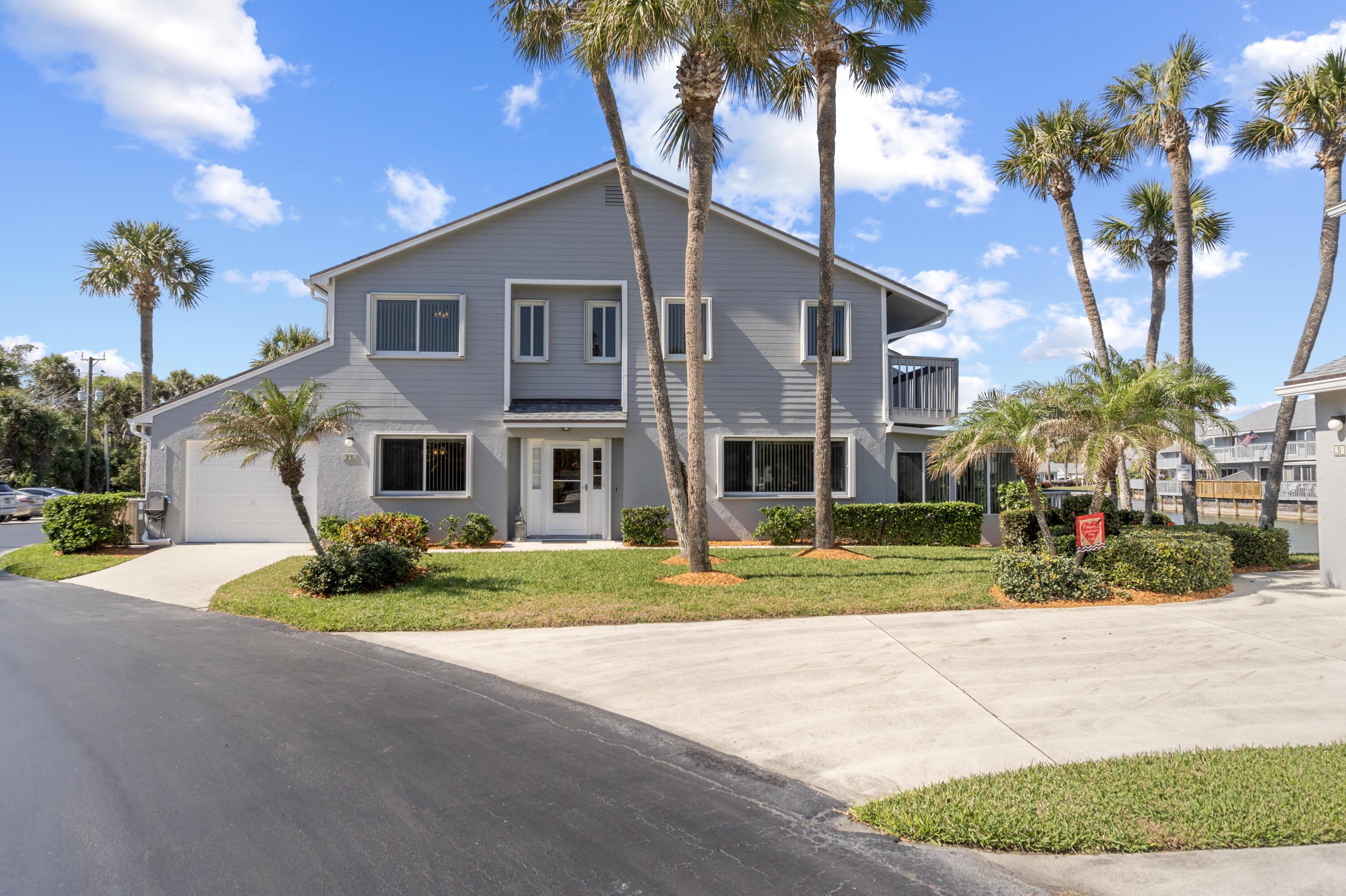 Image 2: Front of Condo