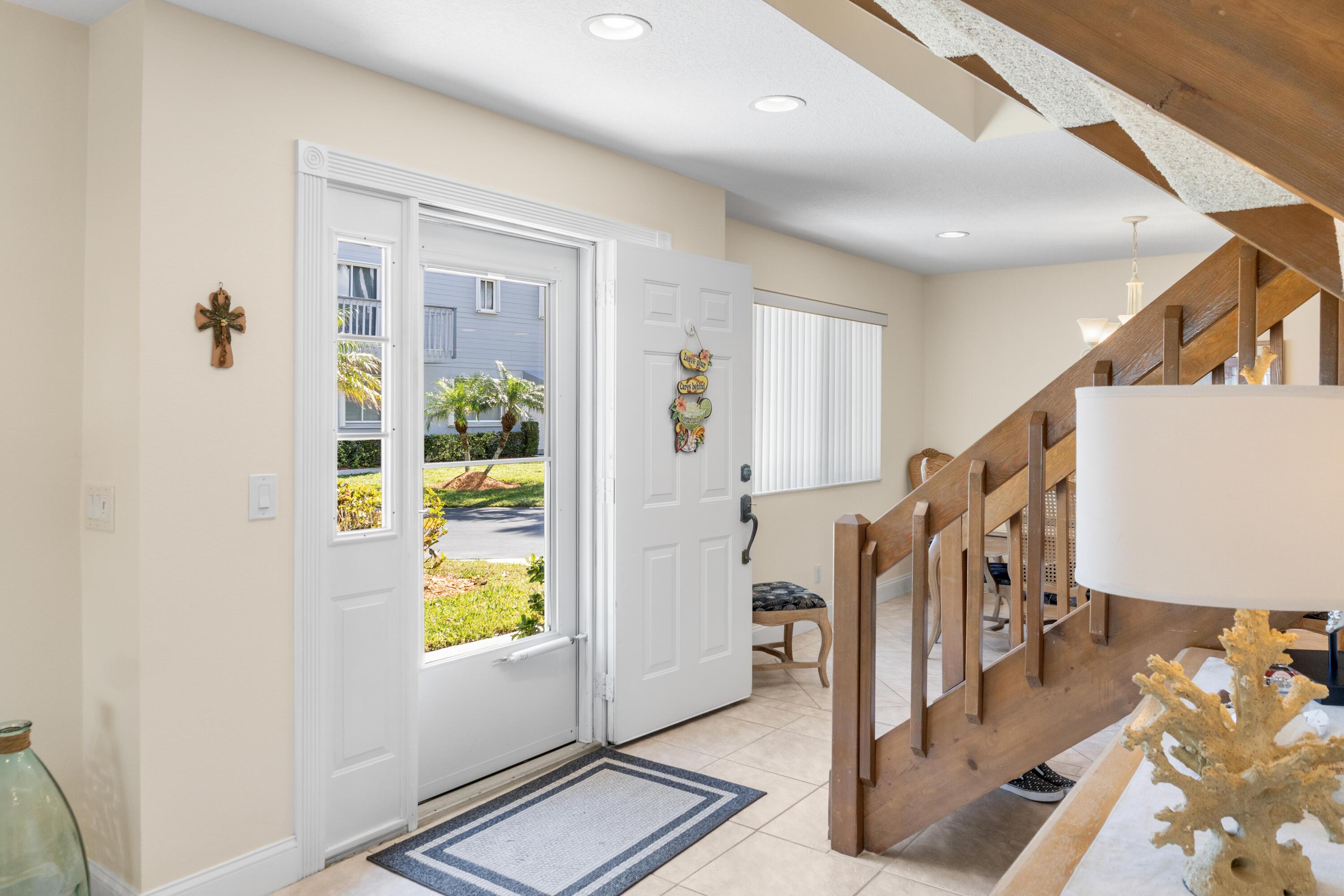 Image 3: Front Entry