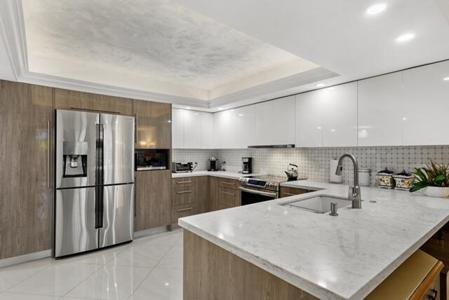 2900 NE 14th St Causeway