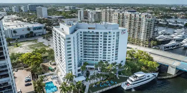 Image 4: 26-web-or-mls-2670 E Sunrise Blvd_aerial