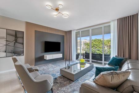 200 SE Mizner Boulevard