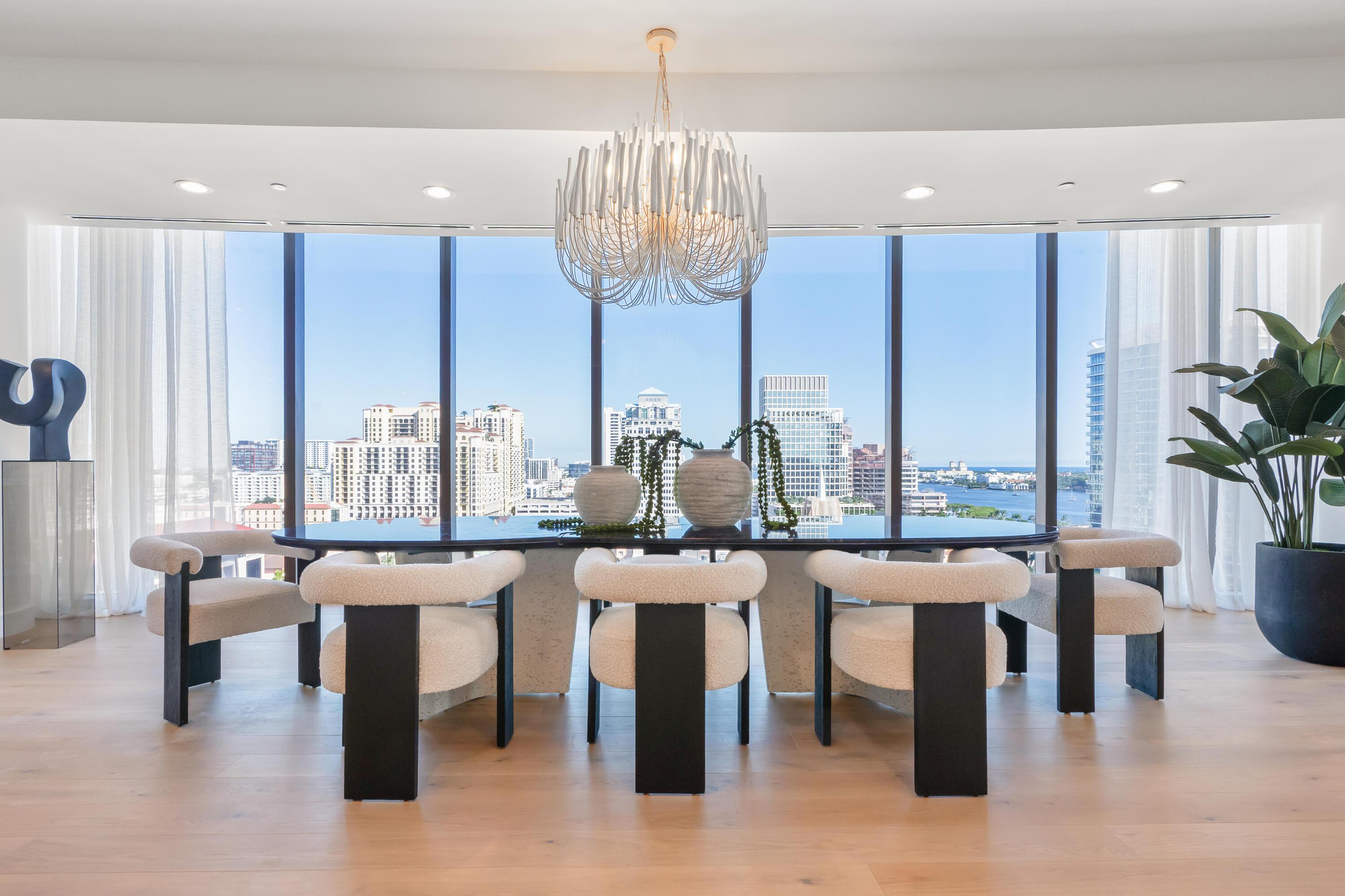 Image 4: Dining Room