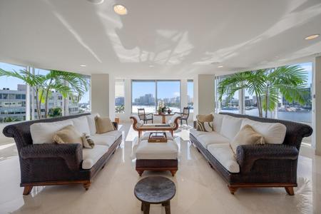 44 Cocoanut Row