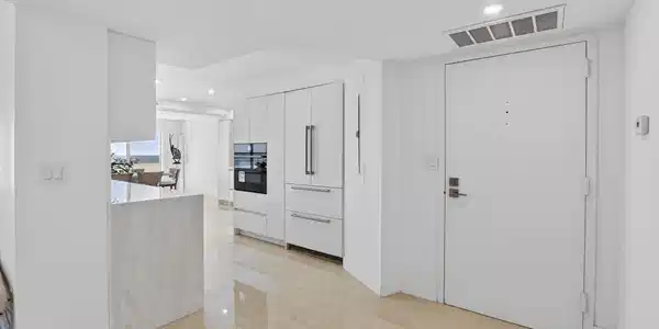 Image 4: 4