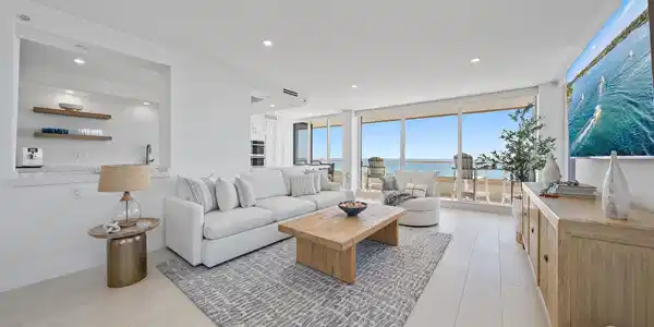 Image 2: 5250 N Ocean Dr 5s-10