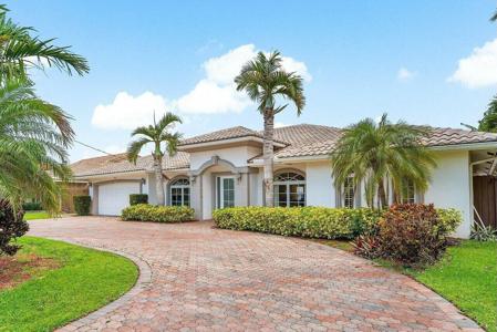 41 Castle Harbor Isle Drive