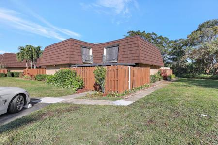 5852 SE Riverboat Drive