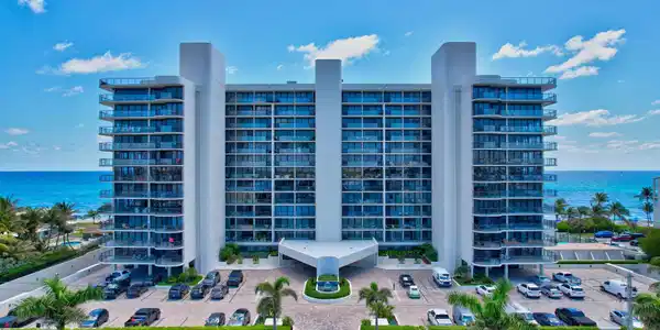 Image 2: 1-web-or-mls-DJI_0056_57_58_59_60