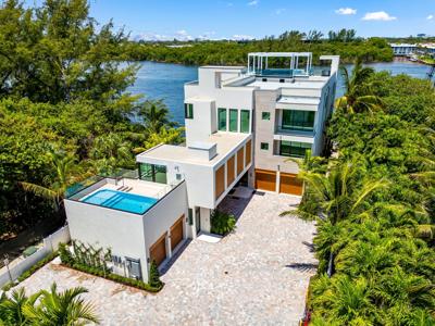 900 Lago Mar Lane