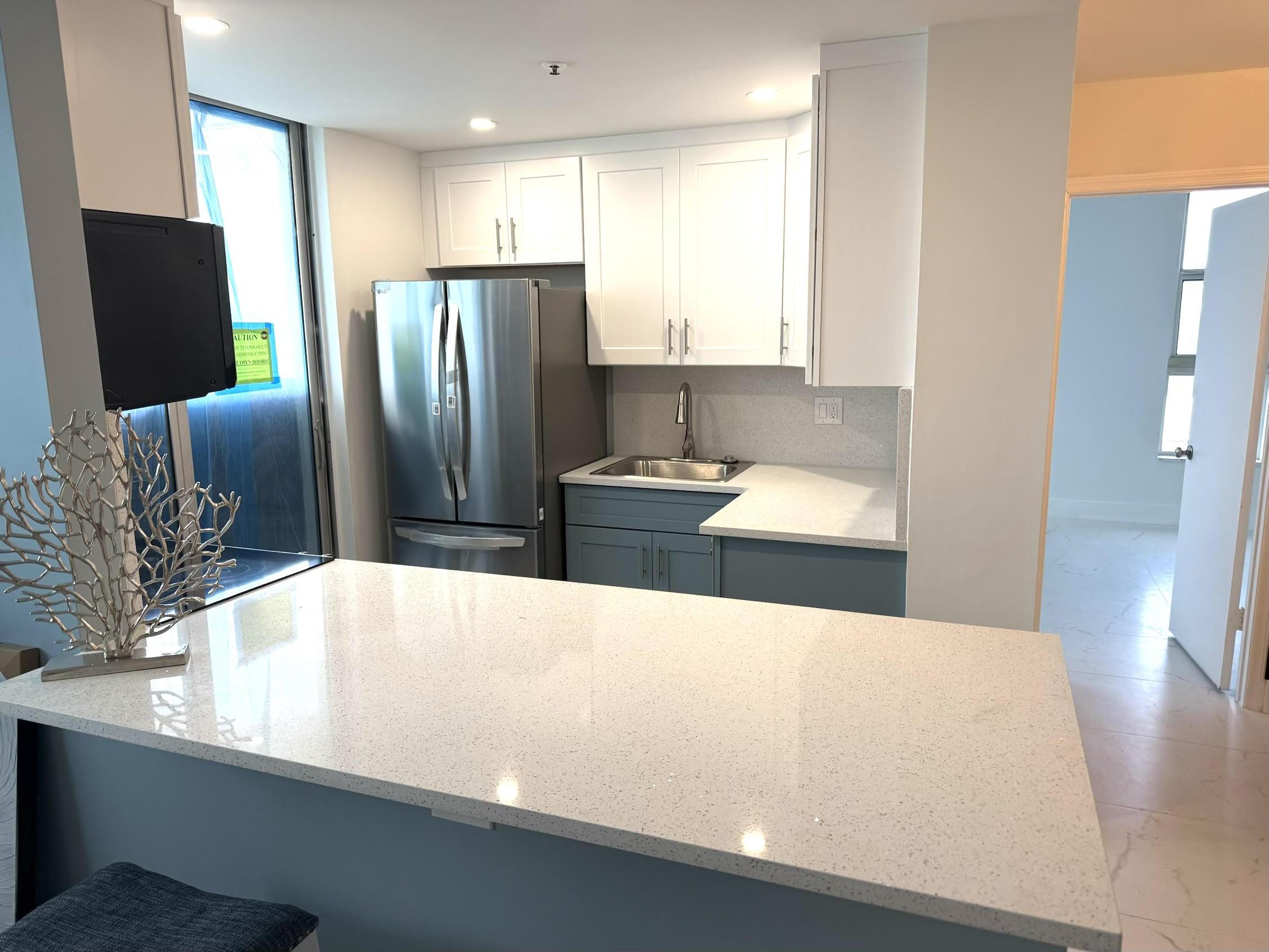 Image 2: Kitchen
