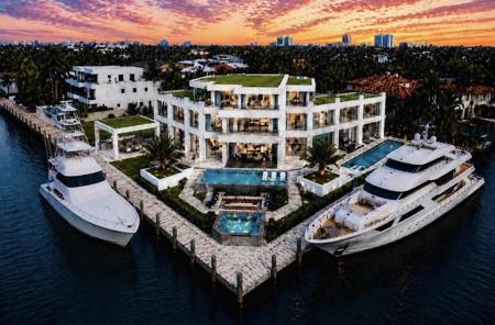 525 Isle Of Capri Drive