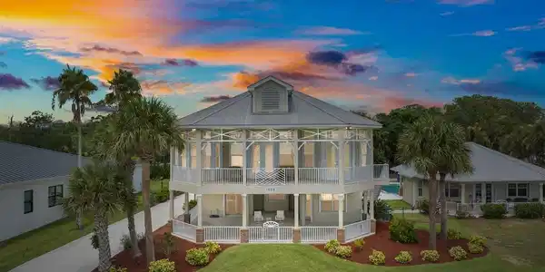 1009 Indian River Drive