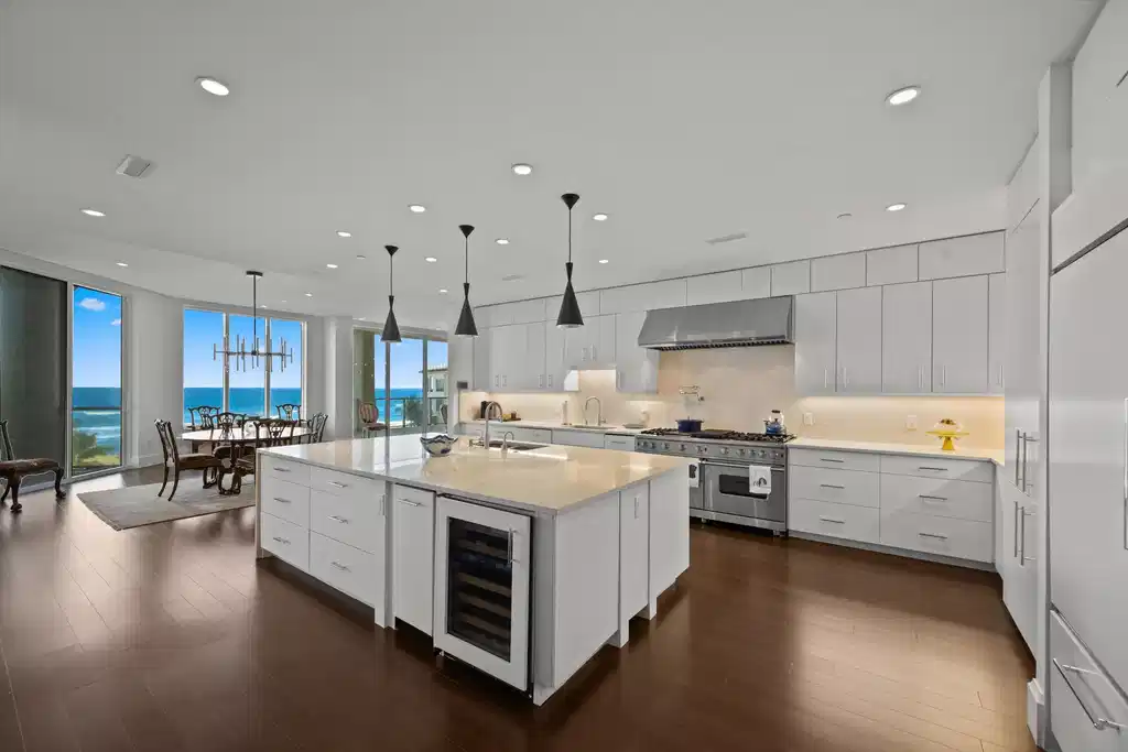 Image 1: Kitchen
