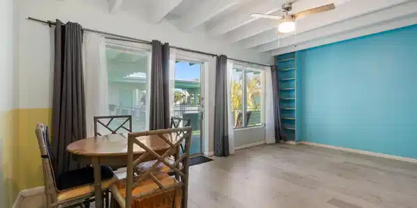 Image 3: living room